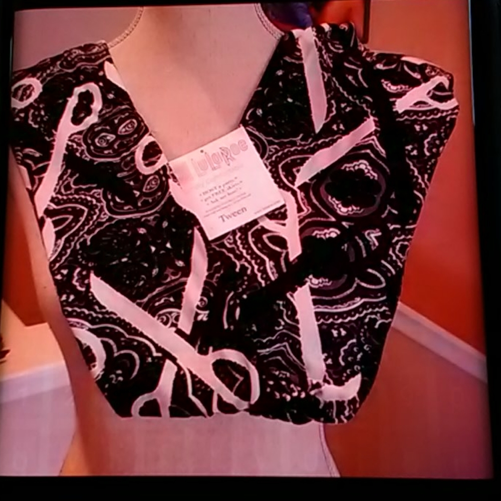 Lularoe leggings black and white scissors ✂️